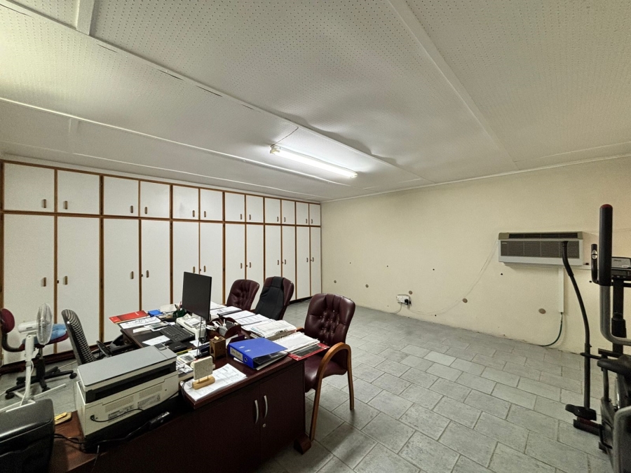 5 Bedroom Property for Sale in Flamwood North West